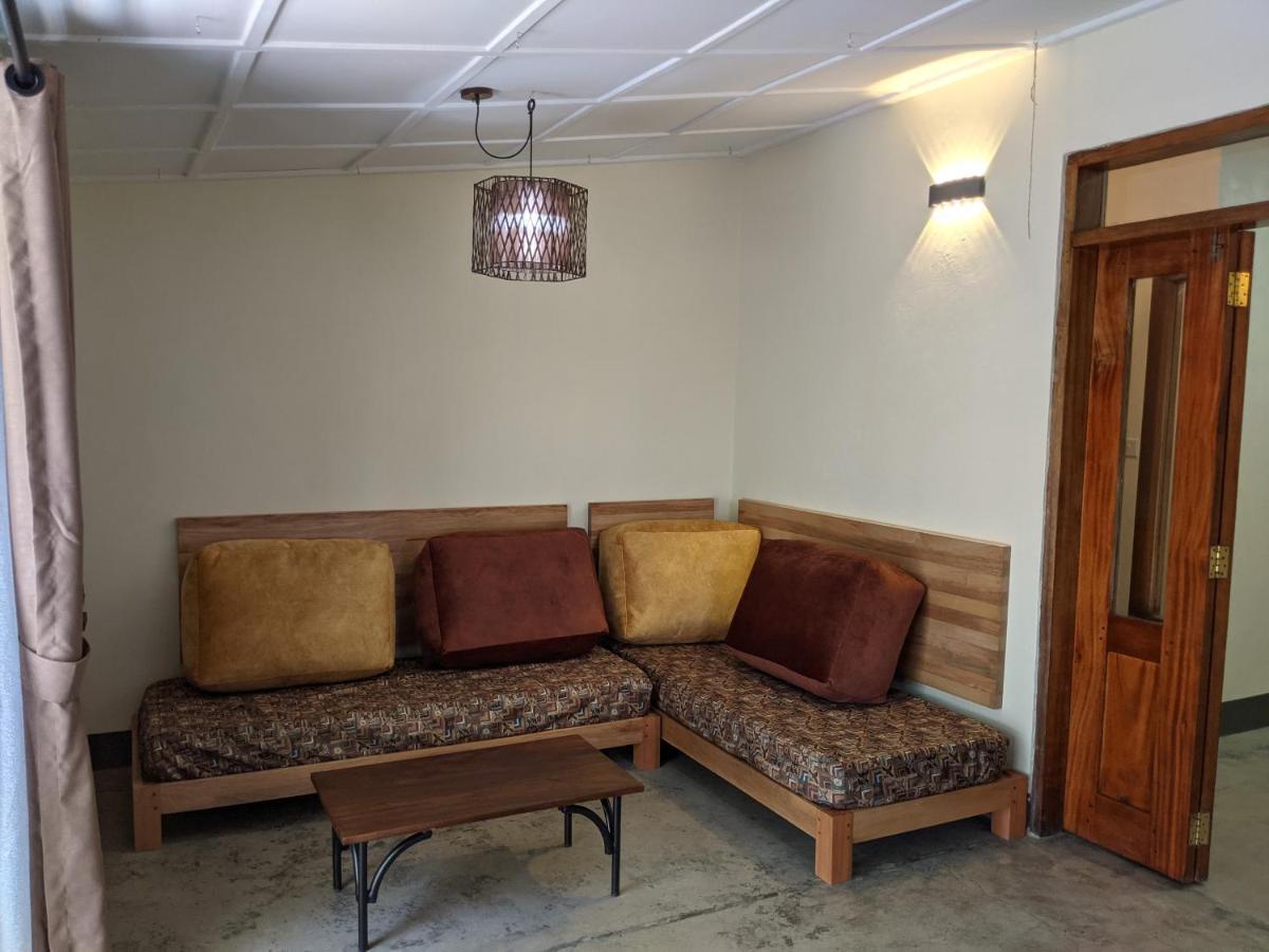Dutchess Hotel And Restaurant Fort Portal Dış mekan fotoğraf