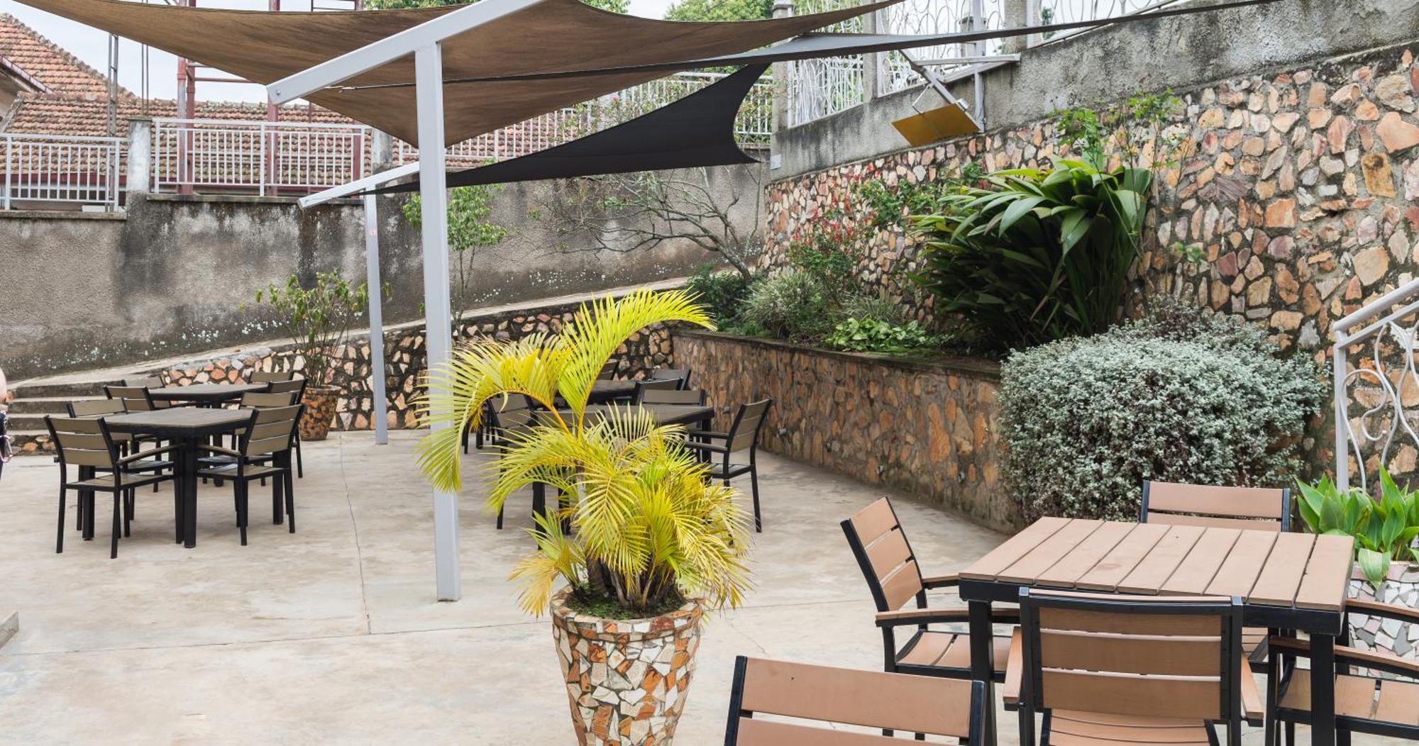 Dutchess Hotel And Restaurant Fort Portal Dış mekan fotoğraf