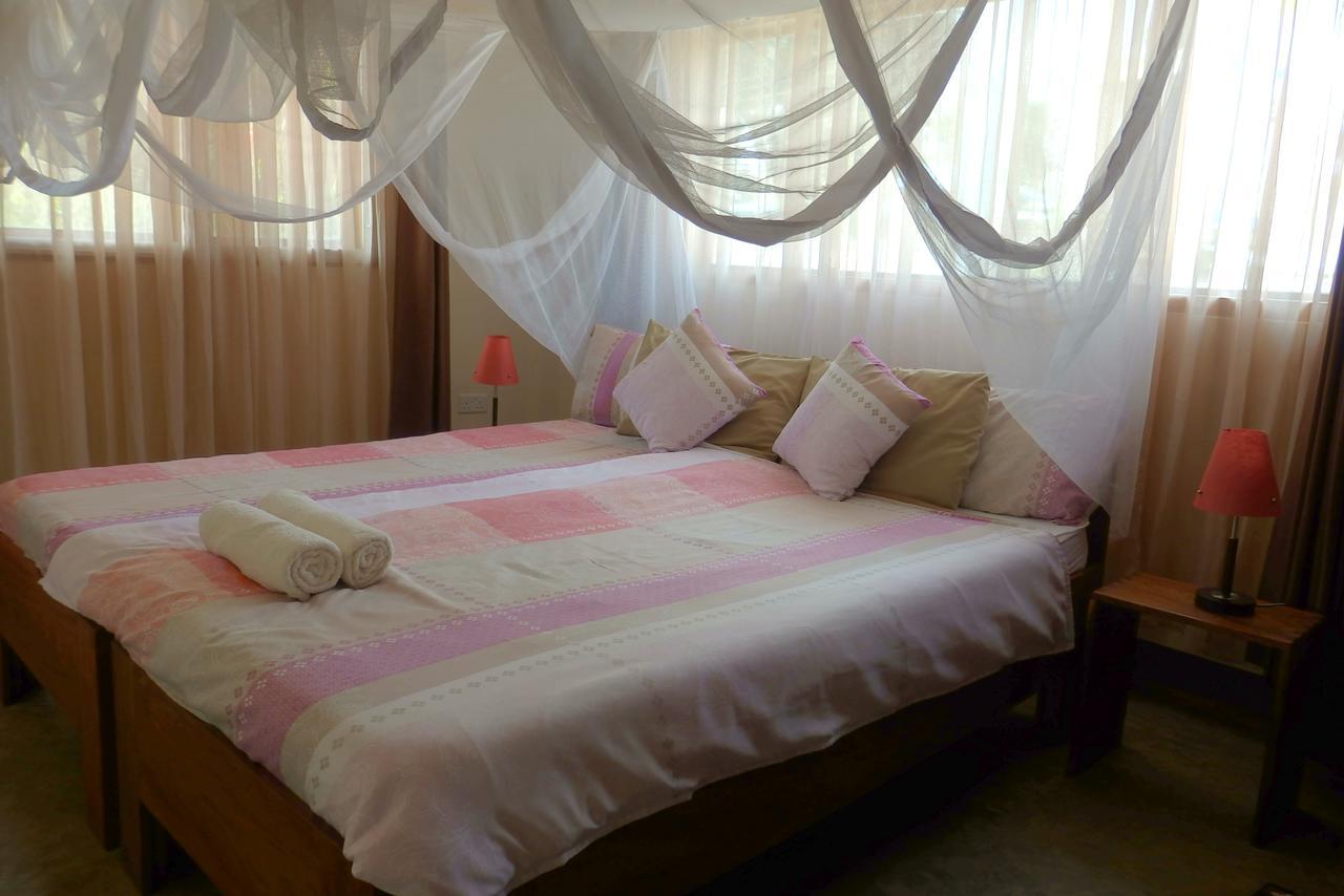 Dutchess Hotel And Restaurant Fort Portal Dış mekan fotoğraf
