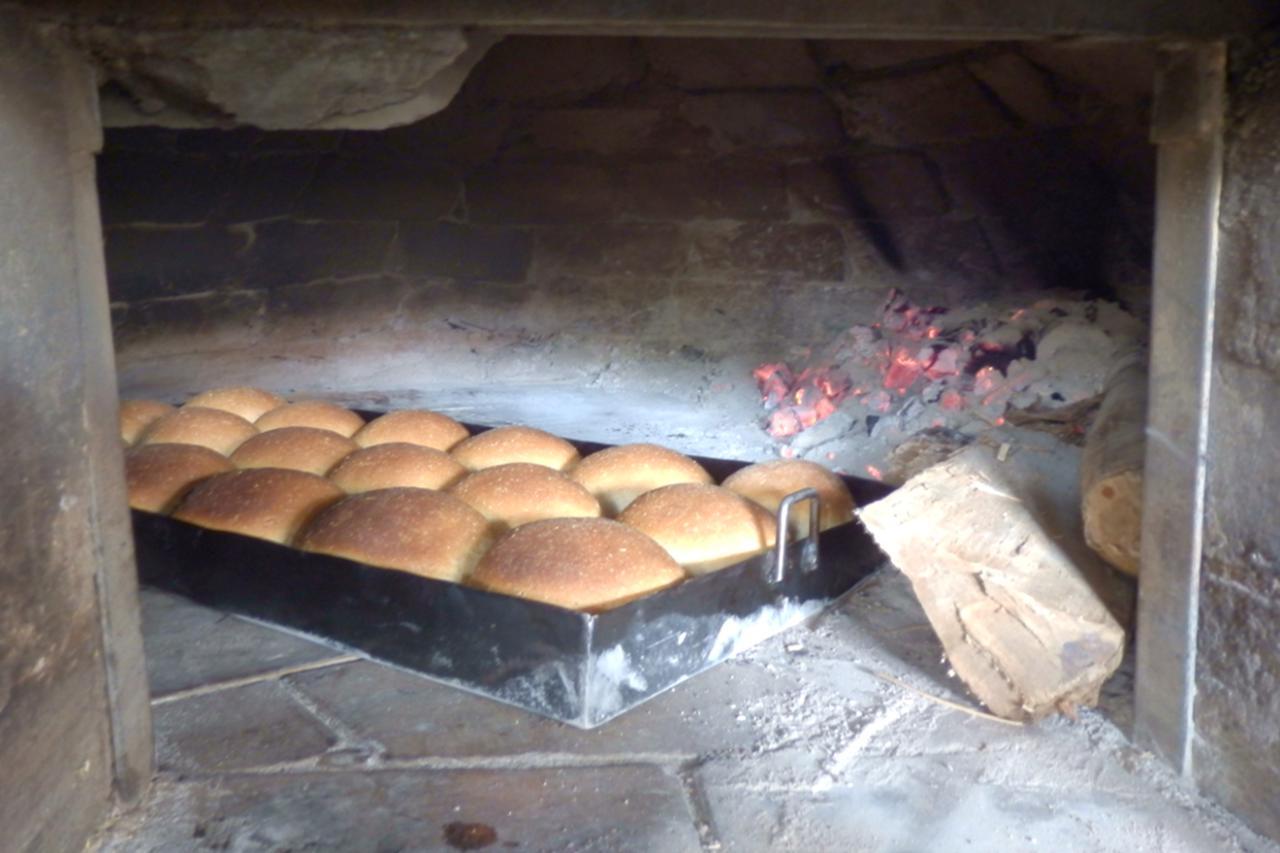 Dutchess Hotel And Restaurant Fort Portal Dış mekan fotoğraf